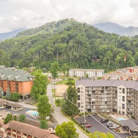 Family Bear Condos, Full King Suite, Kitchen, Pool Access Unit 103 Gatlinburg Exterior photo